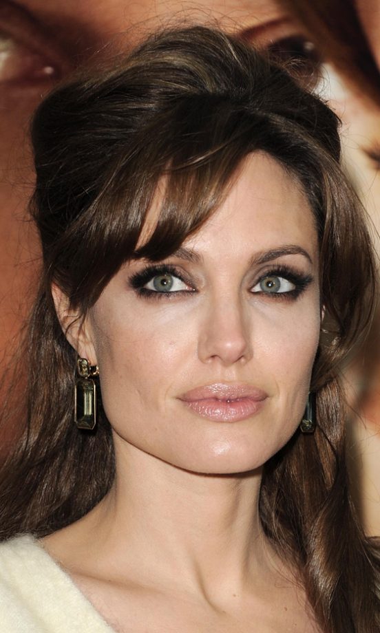 Angelina Jolie's Subtle Smokey Eye Is The Perfect Red Carpet Make-Up Look, 2010