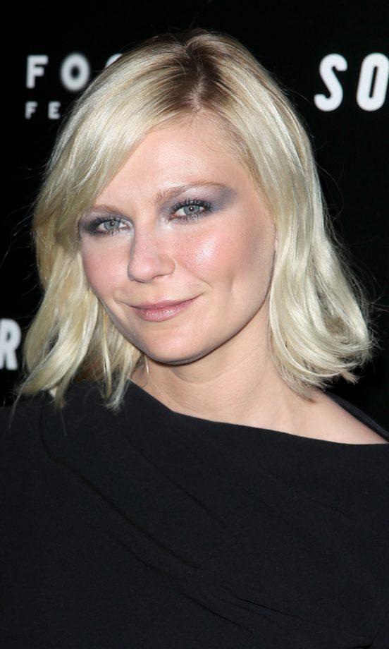 Kirsten Dunst Layers Up The Eyeshadow To Create A Dramatic Eye Make-Up Look To Complement Her Shaggy Crop, 2010