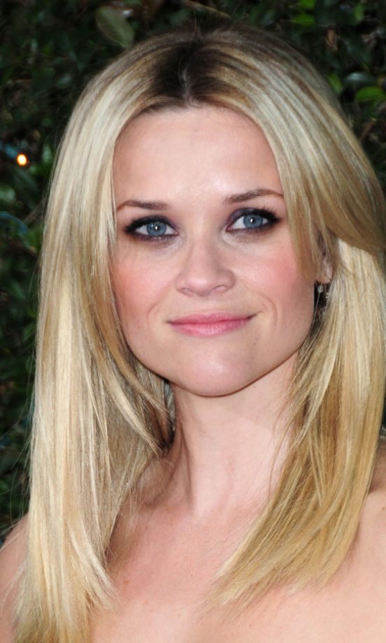 Reese Witherspoon Looks Picture-Perfect With A Dramatic Make-Up Look, 2010
