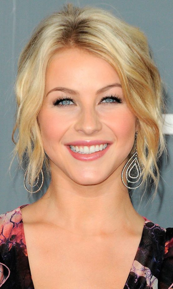 Super Simple Pink Lipstick Brightens Up Julianne Hough's Make-Up Routine, 2011