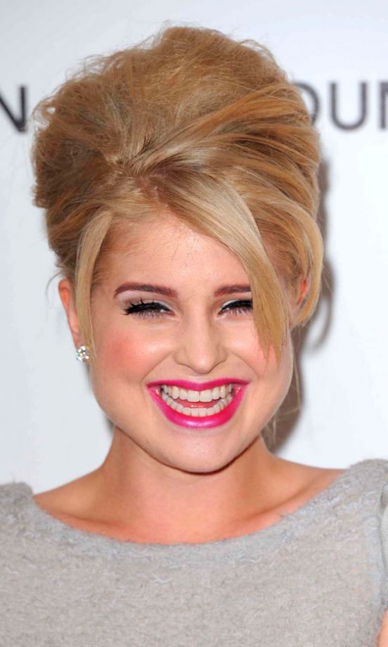 Kelly Osbourne's Super Bright Pink Lip Perks Up Your Usual Beauty Routine, 2011