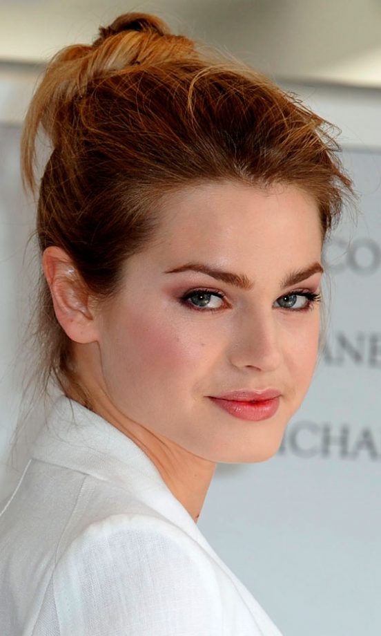 Vanessa Hesler Twists Her Hair Into A Simple Bun Hairstyle - Secure With Pins For A Fuss Free Look, 2011