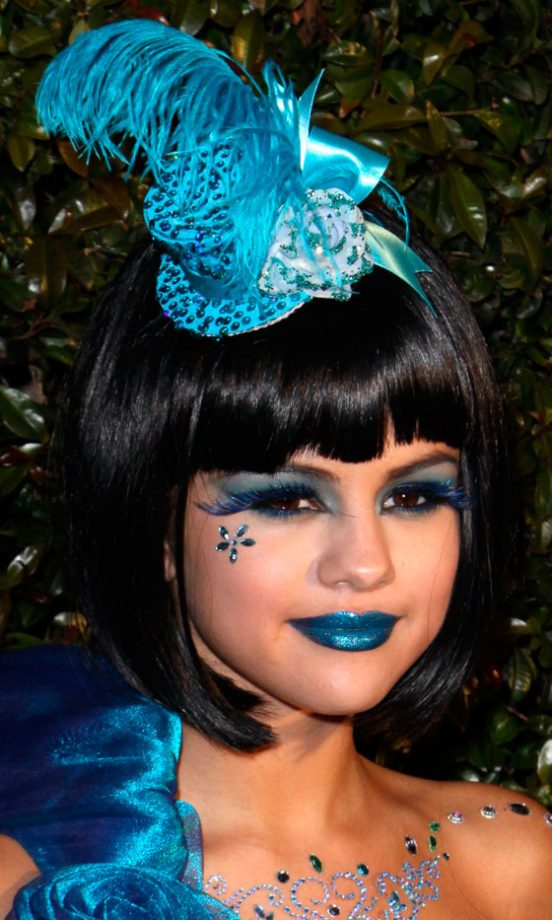Selena Gomez Looks Like A Mini Jessie J With This Bobbed Hairstyle And Fascinator, 2011