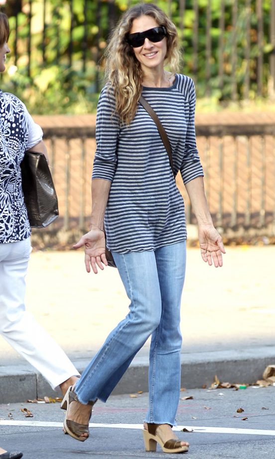 Sarah Jessica Parker Looks Gorgeous In Just Her Jeans And A Casual Stripy Top, 2011