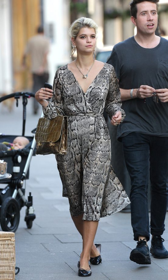 Pixie Geldof And Nick Grimshaw Look Chilled Walking Through Primrose Hill, 2011