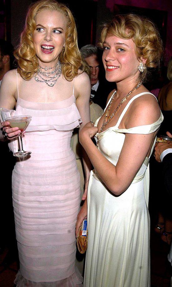 Chloë Sevigny Channels Marilyn Monroe In A White Chanel Dress And Retro Hairstyle At The Vanity Fair Oscars Party, March 2002