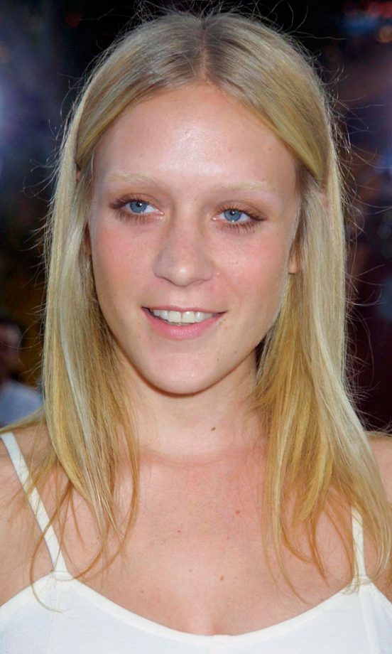 Chloë Sevigny Goes For A Super-Simple Barely There Make-Up Look And Striking Bleached Brows, July 2003