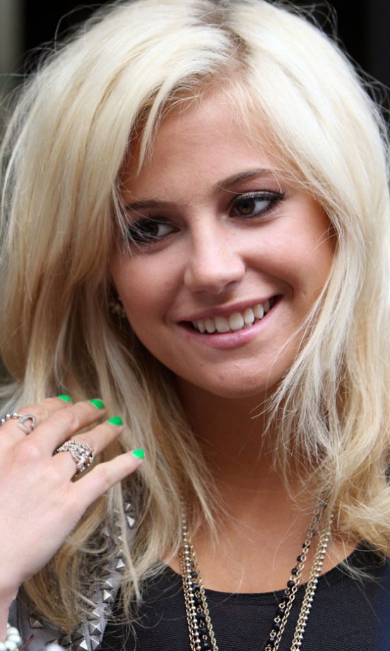 We Love Pixie Lott's Lime Green Nails, 2009