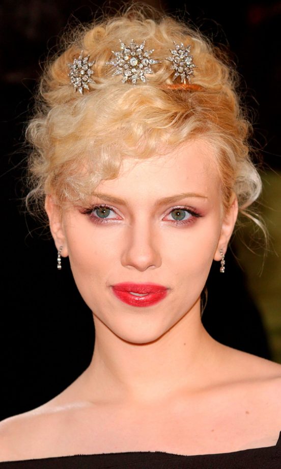 Scarlett Johansson Dazzles Wearing A Fred Leighton 19th Century Three Star Diamond Tiara At The Academy Awards, 2005