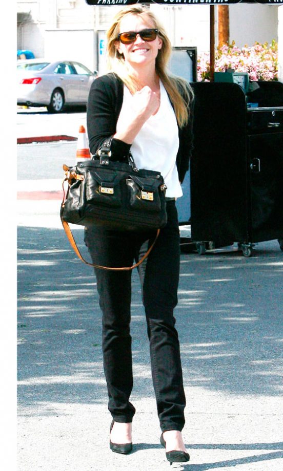 Out And About In LA, Reese Witherspoon's Off Duty Outfit Is Truly Enviable, March 2010