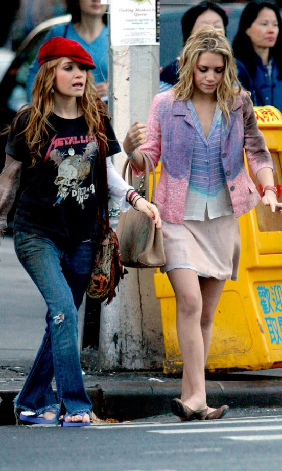 Mary-Kate And Ashley Olsen Showcase Clashing Personalities On The Set Of New York Minute, October 2003
