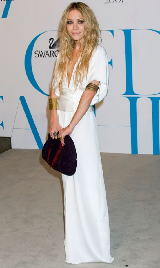 We Love Ashley Olsen's Grecian Look At The CFDA Awards, Complete With Smokey Eye Make Up, Beachy Hair And A Flowing White Dress, June 2007