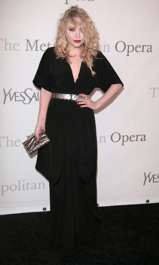 Mary-Kate Olsen Teams Her Yves Saint Laurent Dress With A Dramatic Make-Up Look At The Metropolitan Opera, 2009