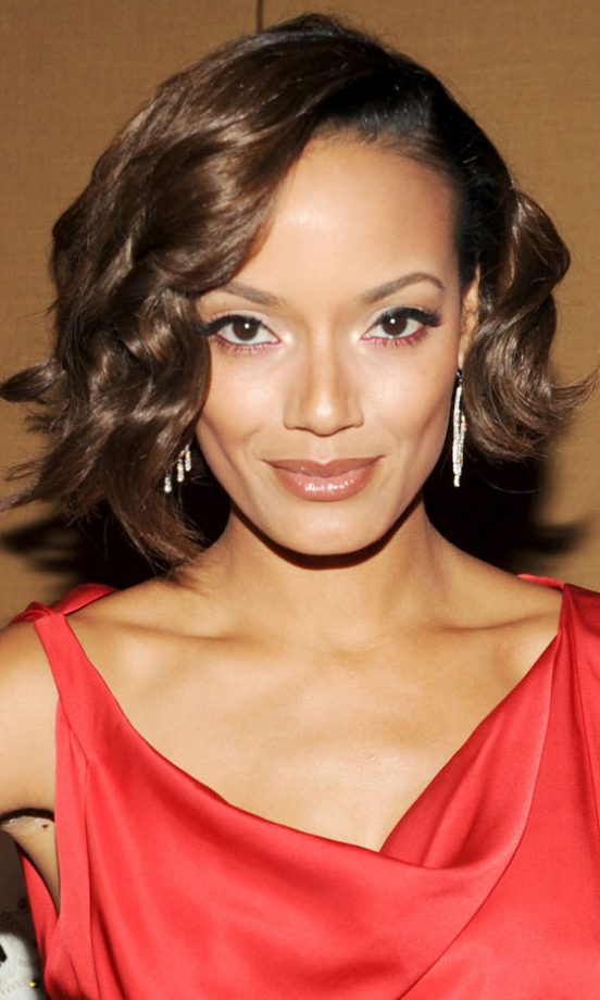 Selita Ebanks' Loose Curled Hairstyle Is Perfect For Day Or Night, 2011