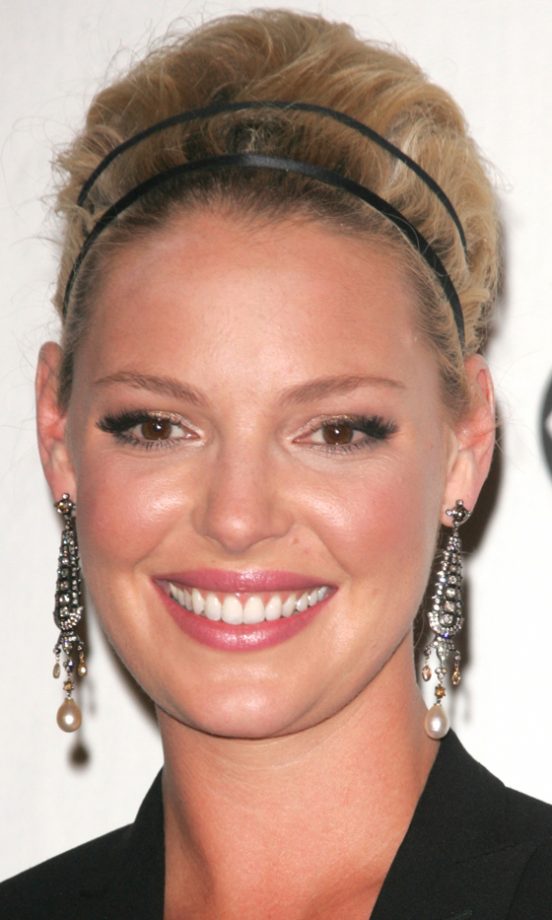 Katherine Heigl And Her Classic Beehive Style At The 35th Annual People's Choice Awards, 2009