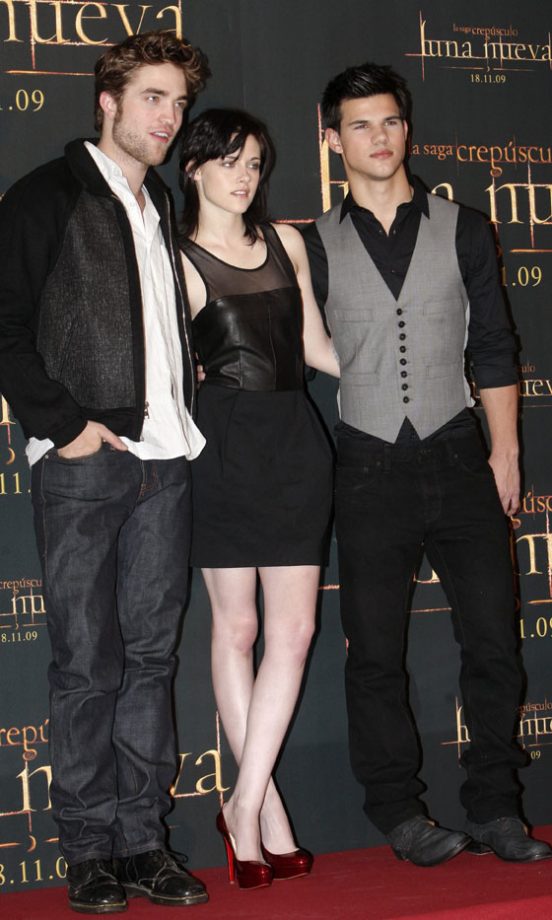 Robert Pattinson, Kristen Stewart And Taylor Lautner Promote New Moon In Madrid, November 2009