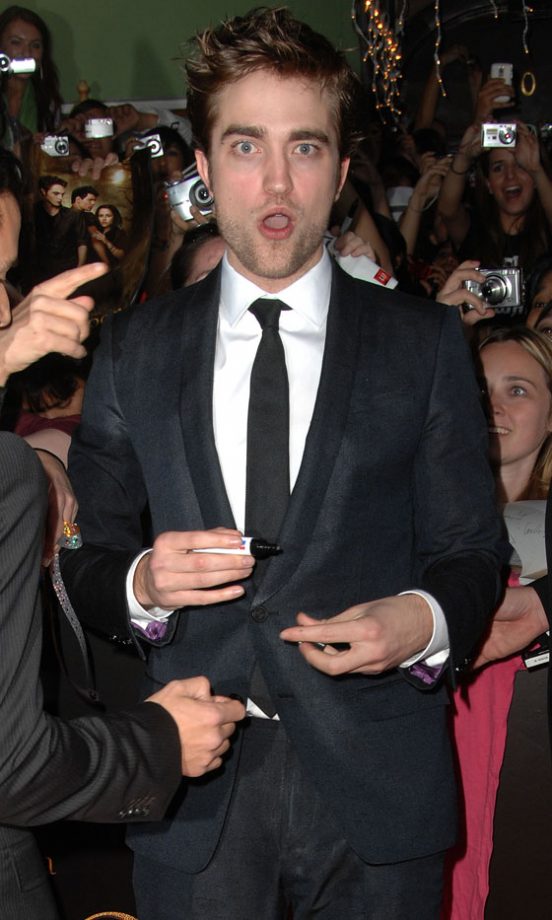 Robert Pattinson Looks Like He Might Have Just Seen A Ghost At The New Moon Premiere In LA, November 2009