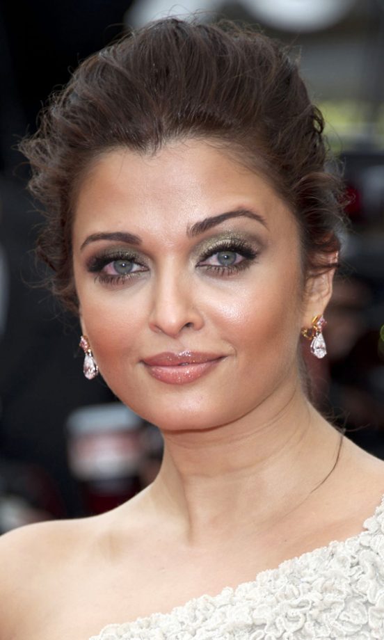 Aishwarya Rai Bachchan At Cannes Film Festival 2011