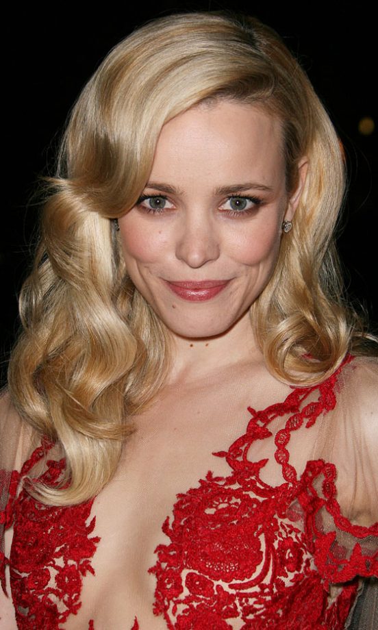 Rachel McAdams Goes For A Dramatic Side Parting And Brushed Out Waves For An Old School Hollywood Hairstyle, 2011