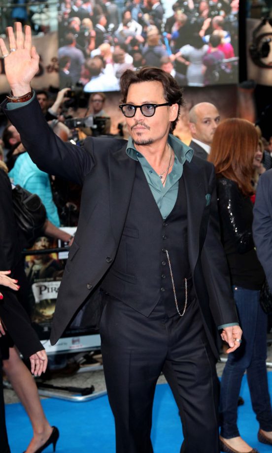 Johnny Depp Greets Fans At The Pirates Of The Caribbean 4: On Stranger Tides London Film Premiere, 2011