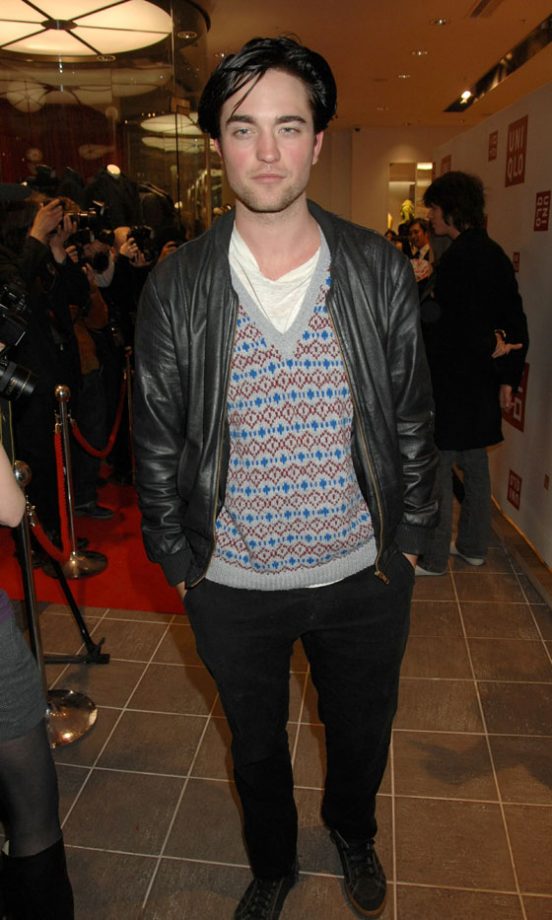 Robert Pattinson Brings Back Grandad Chic At The Uniqlo Oxford Street Store Opening, November 2007