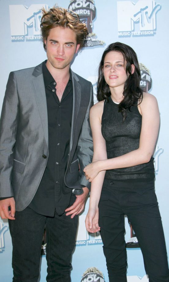 Robert Pattinson And Twilight Co-Star Kristen Stewart At The MTV Movie Awards, 2008