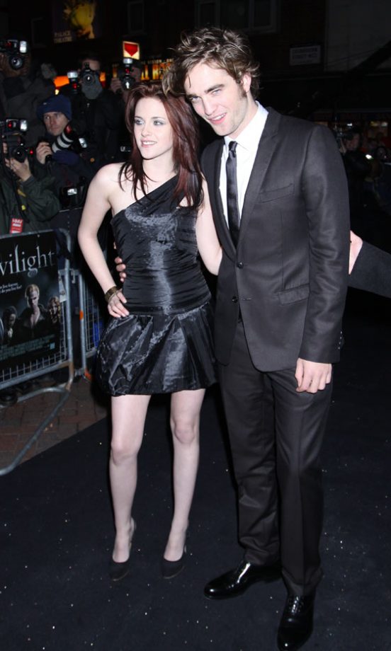 Robert Pattinson Eyes Up The Camera At The London Film Premiere Of Twilight, 2008