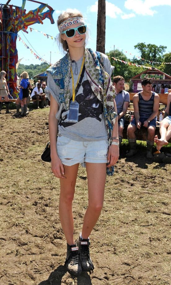 Cara Delevingne Wearing A Mother Of Pearl T-Shirt And Mulberry Bag At Glastonbury Festival 2011
