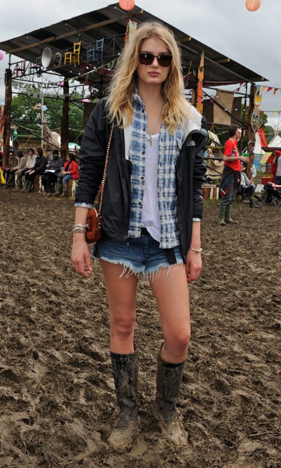 Lily Donaldson Carrying A Mulberry Bag At Glastonbury Festival 2011