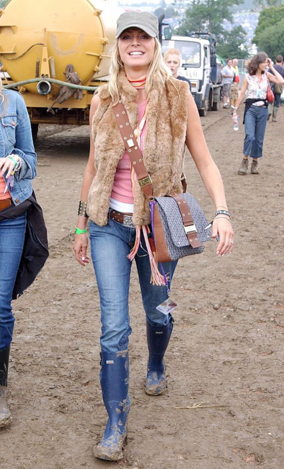 Tess Daly Teams A Fur Gilet And Dior Satchel At Glastonbury 2005