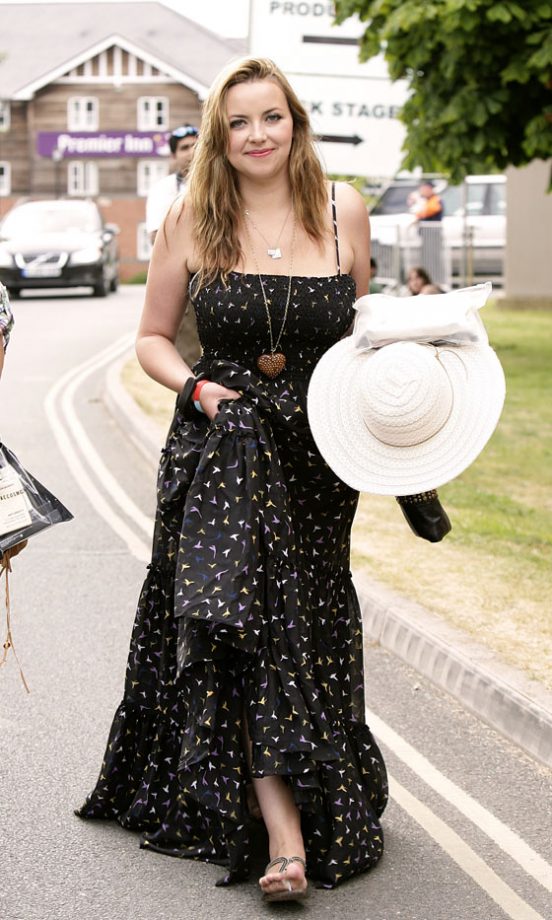 Charlotte Church Knows How To Accessorize A Maxi At The Isle Of Wight Festival, 2009