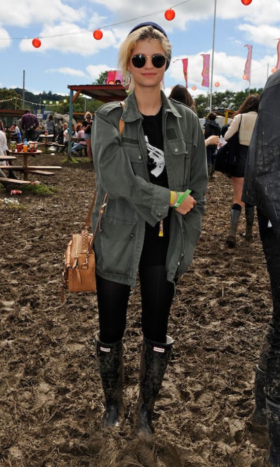 Pixie-Geldof Carrying A Mulberry Bag At Glastonbury Festival 2011At Glastonbury Festival 2011