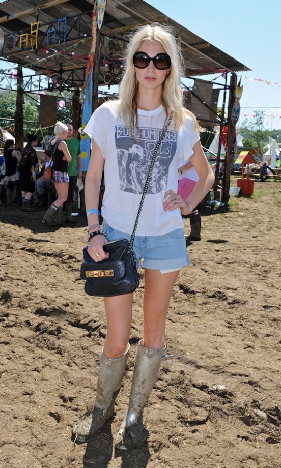 Poppy Delevigne Wearing Hudson Short And Mulberry Bag At Glastonbury Festival 2011