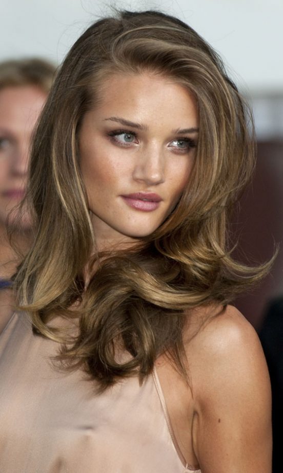 Rosie Huntington-Whiteley Looks Seriously Hot With A Layered 'Rachel' Hairstyle, 2011