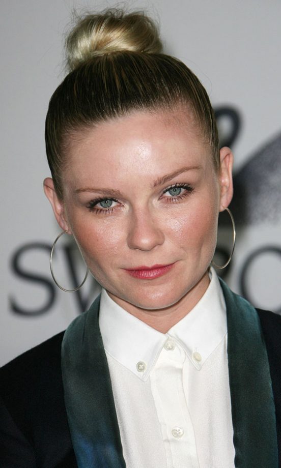 Kirsten Dunst At The CFDA Fashion Awards 2011