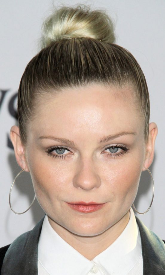Kristen Dunst Looked Super-Hot At The CFDA Awards With A Sexy Bun Hairstyle, 2011