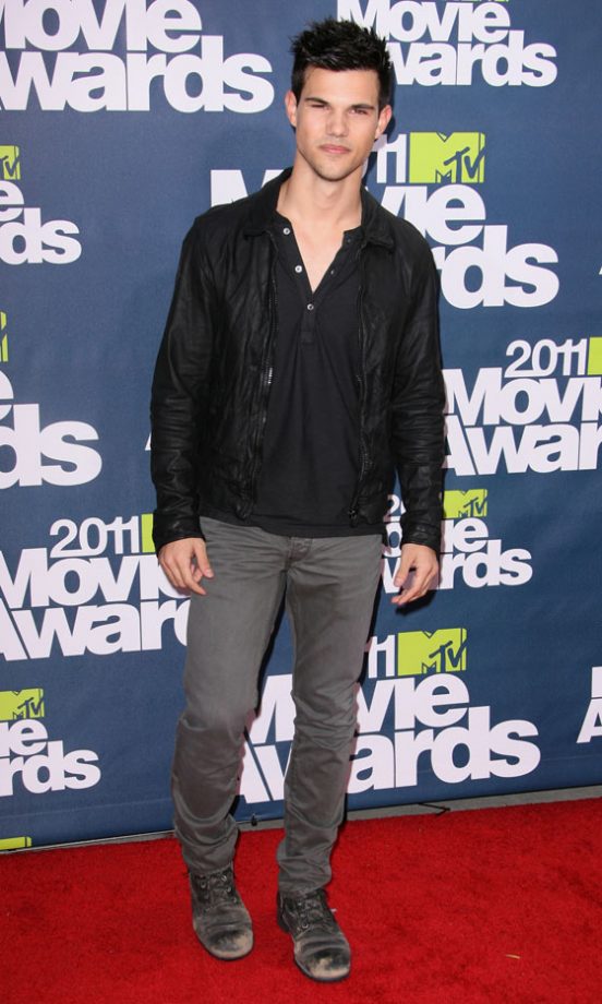 Taylor Lautner Wearing Dolce & Gabbana At The MTV Movie Awards 2011