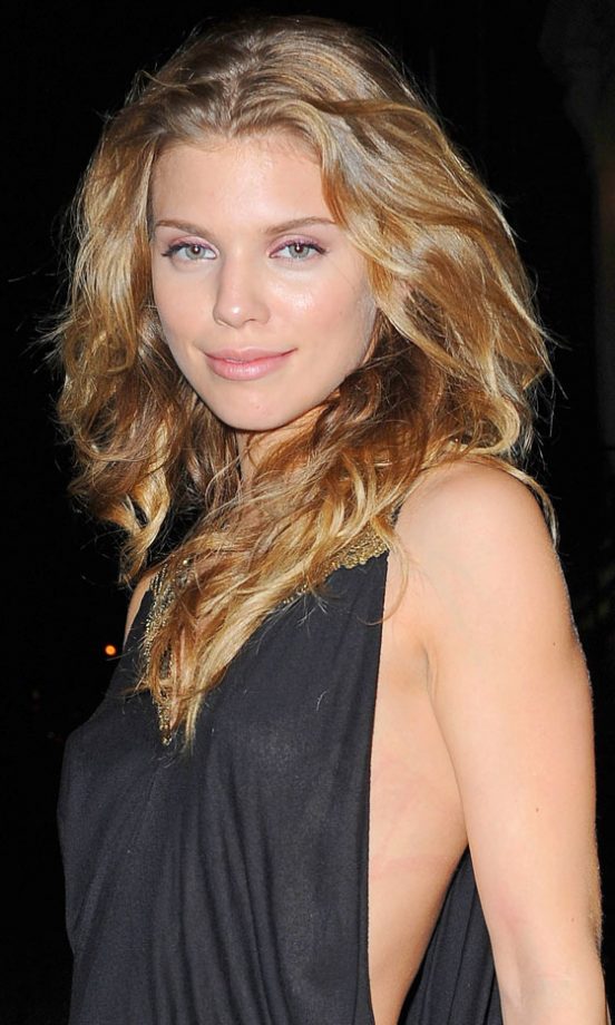 We’ll Be Channeling AnnaLynne McCord’s Beach Waves On Holiday, 2011