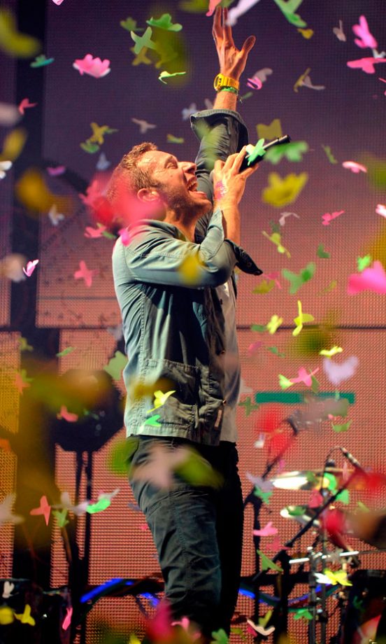 Gwyneth Paltrow's Hubby Chris Martin On Stage At Glastonbury Festival 2011