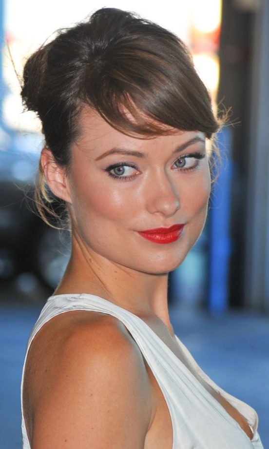 Olivia Wilde’s Sexy Updo Hairstyle Transformed Her Simple White Dress From Drab To Wow, 2011