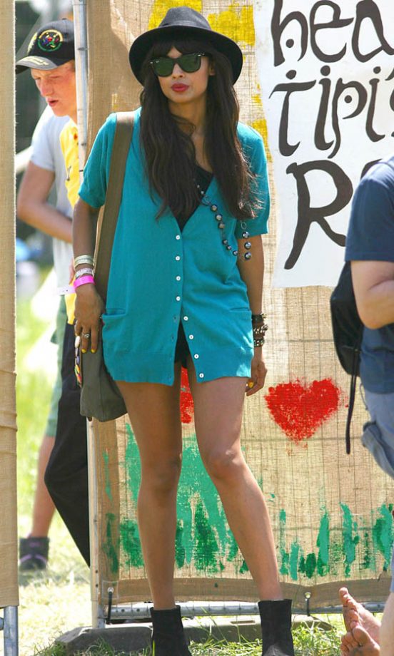 Jameela Jamil Oozes Cool In This Black Hat And Colourful Cardi At Glastonbury 2010