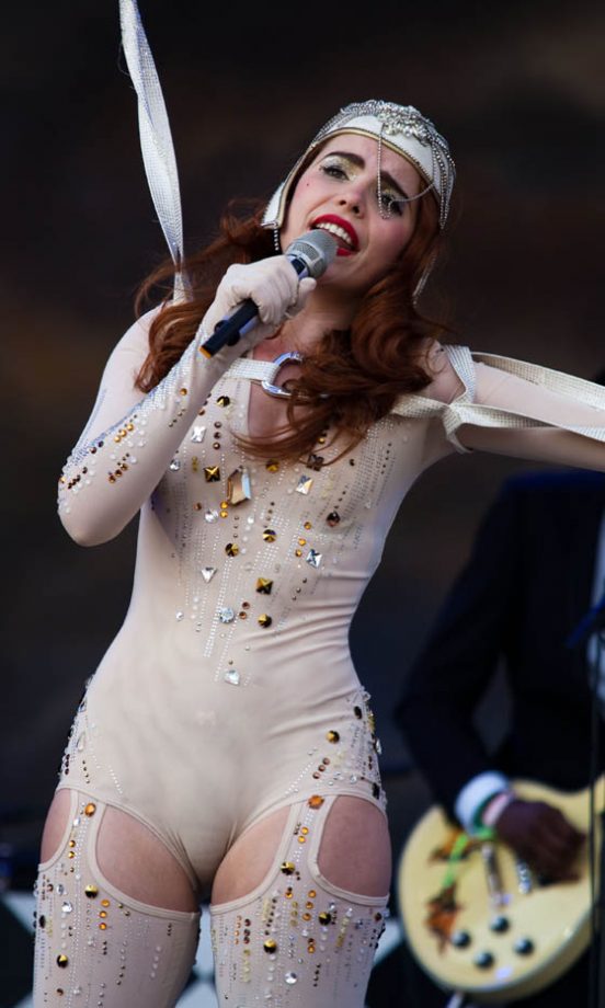 Paloma Faith Pulls Out Another Awesome Stage Outfit For Glastonbury 2010