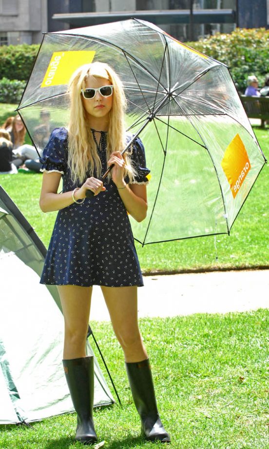 Peaches Geldof Trying To Promote Her Glastonbury Festival Video Diaries For Orange
