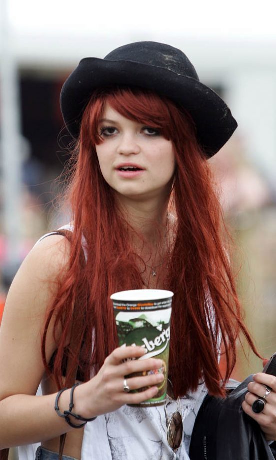 We Know It's You Pixie Geldof! Pixie Chooses A Long Red Wig For Glastonbury 2008
