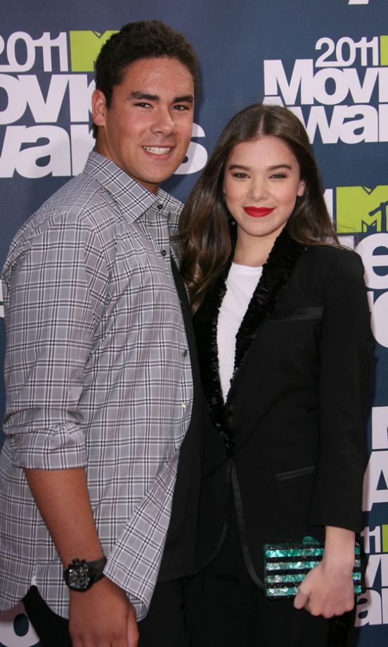 Hailee Steinfeld With Her Brother At The MTV Movie Awards 2011