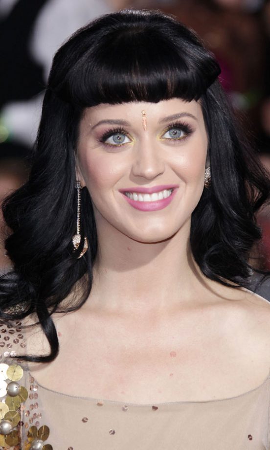 Katy Perry's Cute Retro Hairstyle Is A Red Carpet Winning Look, 2010
