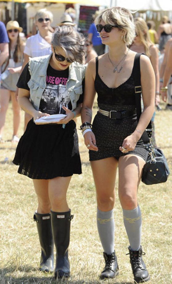 Kelly Osbourne And Pixie Geldof Together At Glastonbury 2010