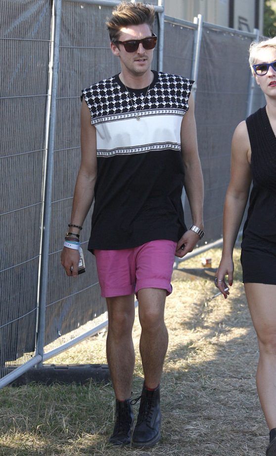 Henry Holland Works Two Trends In Aztec Tee And Colour Popping Shorts At Glastonbury 2010