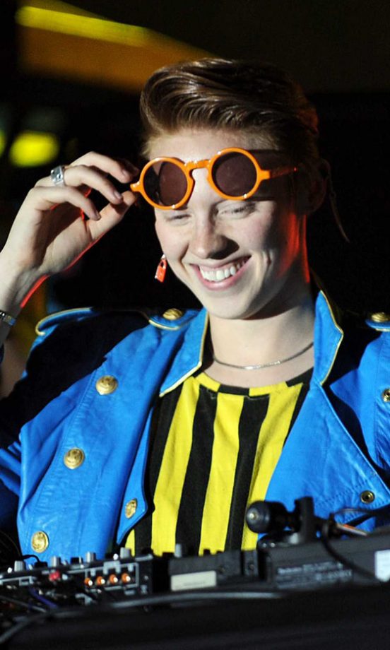 La Roux DJing At The Isle Of Wight Festival, 2010