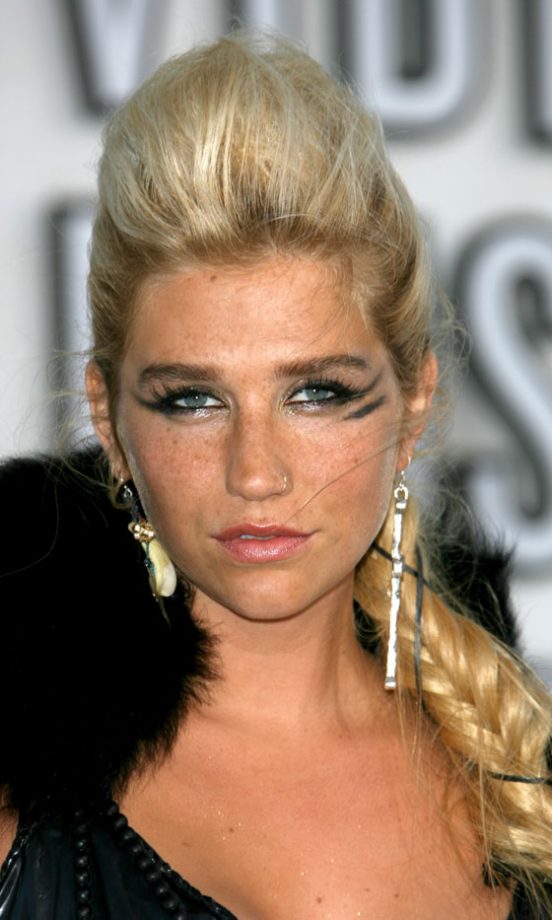 Kesha Pairs Her Retro Quiff Hairstyle With A Fishtail Plait, 2010